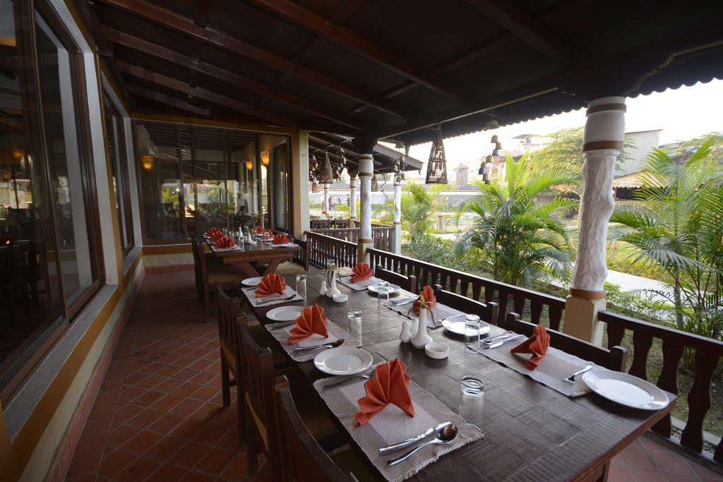 Green Park Chitwan Sauraha Exterior foto
