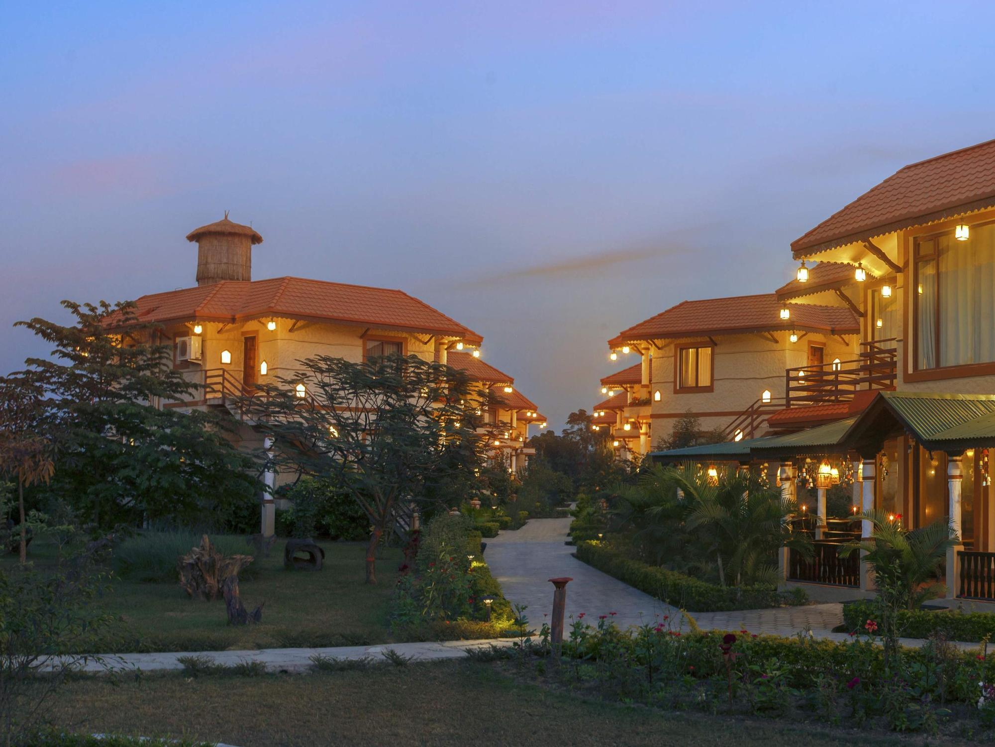 Green Park Chitwan Sauraha Exterior foto
